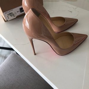 Nude Louboutin patent leather So Kate